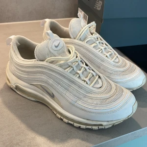 Nike skor - Använda men i hyfsat skick.