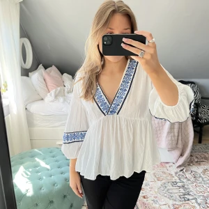 Zara blus - Populär, slutsåld blus från zara💓 Kom med prisförslag 