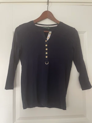 Ralph Lauren tröja - Marinblå tunn långärmad tröja. 