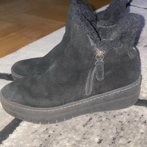 Tomaris skor - jag säljer dessa fina skor för att jag inte har någon användning av dom längre och inte har samma skotyp som innan