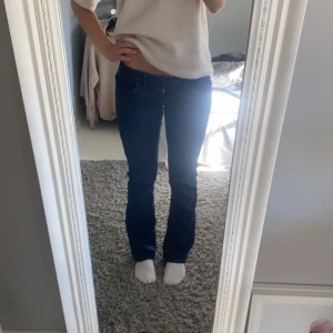 Ltb jeans - Intressekoll på mina Lågmidjade bootcut jeans ifrån ltb. De är i modellen ”valerie” och färgen ”blue addicted” De är i väldigt fint skick och knappt använda. Strl 26 32💕