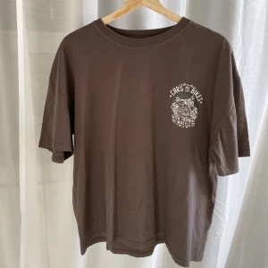 T-shirt - Oversized t-shirt från SHEIN, storlek S 