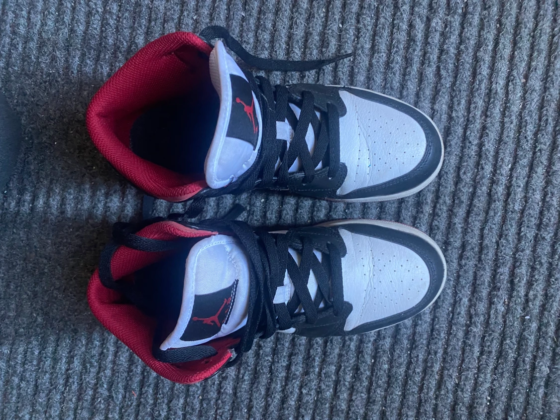 Nike Air Jordan 1 Mid Gym Red  - 90