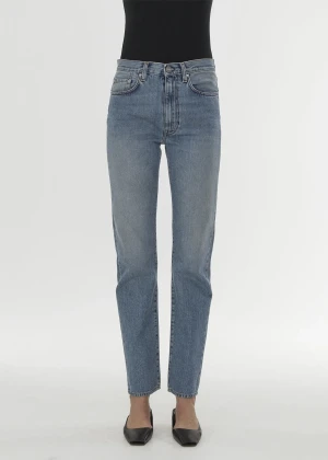 Toteme jeans - Säljer mina helt nya jeans från Toteme. Aldrig använda med prislapp. Stl 24/30. Pris kan diskuteras vid snabb affär.  Nypris:2100kr