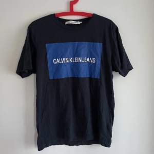 Calvin Klein T-shirt sparsamt använd. Storlek: S