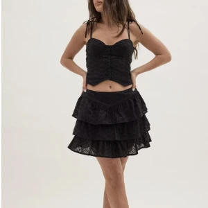 Festtopp - Säljer denna skitsnygga topp från Chloe Schutermans kollektion med nakd