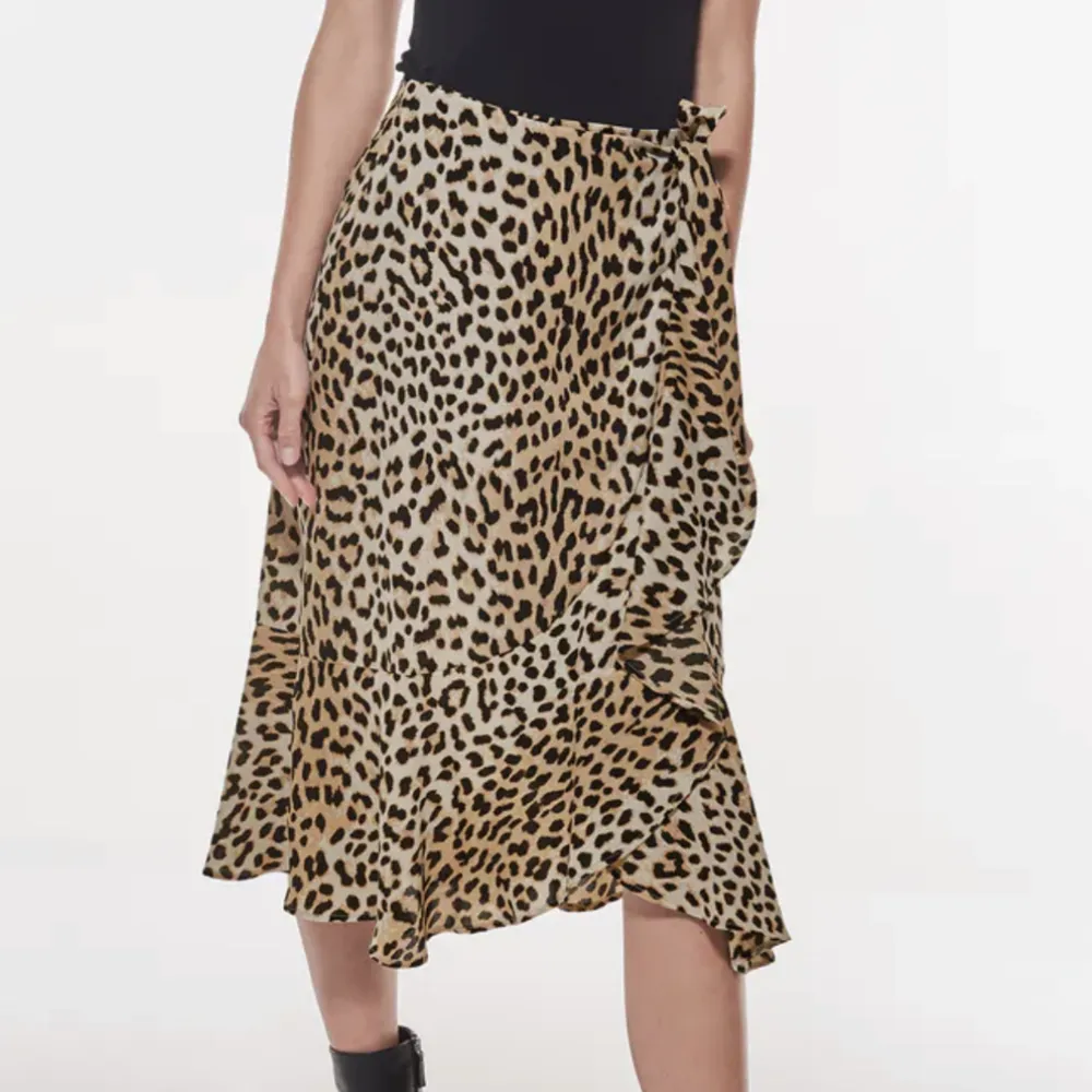 Leopard kjol från gina tricot💕. Kjolar.