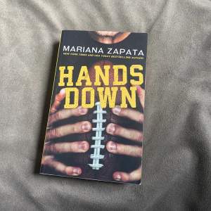 En engelsk romans bok skriven av Mariana Zapata. Det är läst och är lite bruten i ryggen men annars i bra skick. 