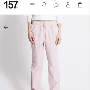 Randiga Pyjamasbyxor  - Säljer de populära och slutsålda pyjamasbyxorna från lager157 i modellen ”tibby stripe” !! Dessa är med de rosa ränderna ❤️ slutsåld i butik och online i de små storlekarna, passa på! De är använda ca 5 ggr ❤️ 