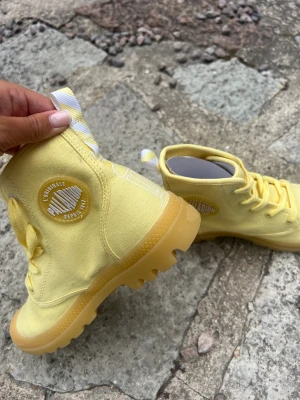 Palladium  - Helt nya palladium skor.