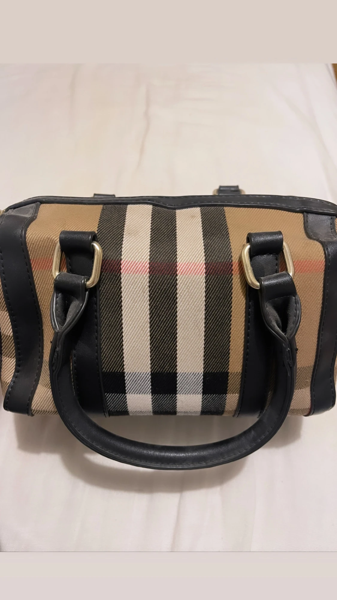 Burberry väska  - 90