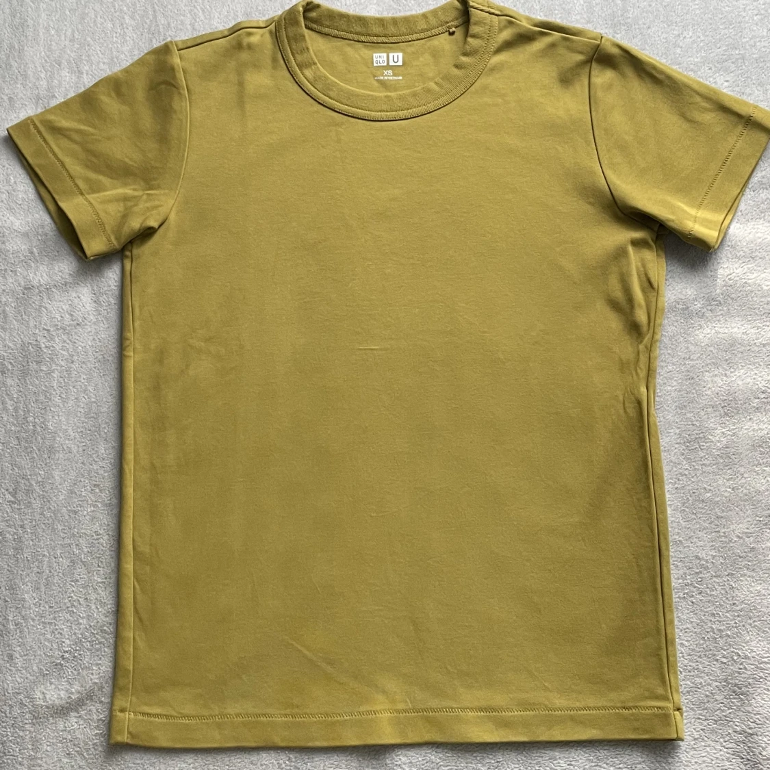 en oliv tröja  - 90