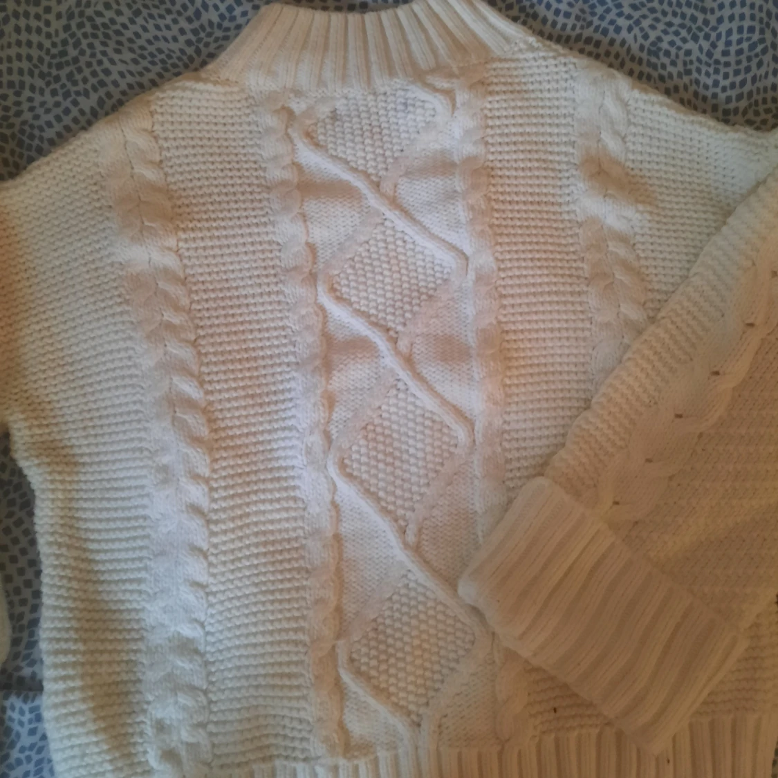 Vit stickad tröja - 91