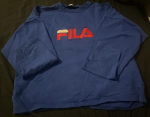 Fila tröja  - Vintage fila tröja, mycket bra skicka&  passar allihopa!