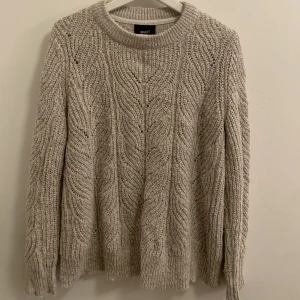 Stickad tröja - Mysig stickad tröja ifrån object