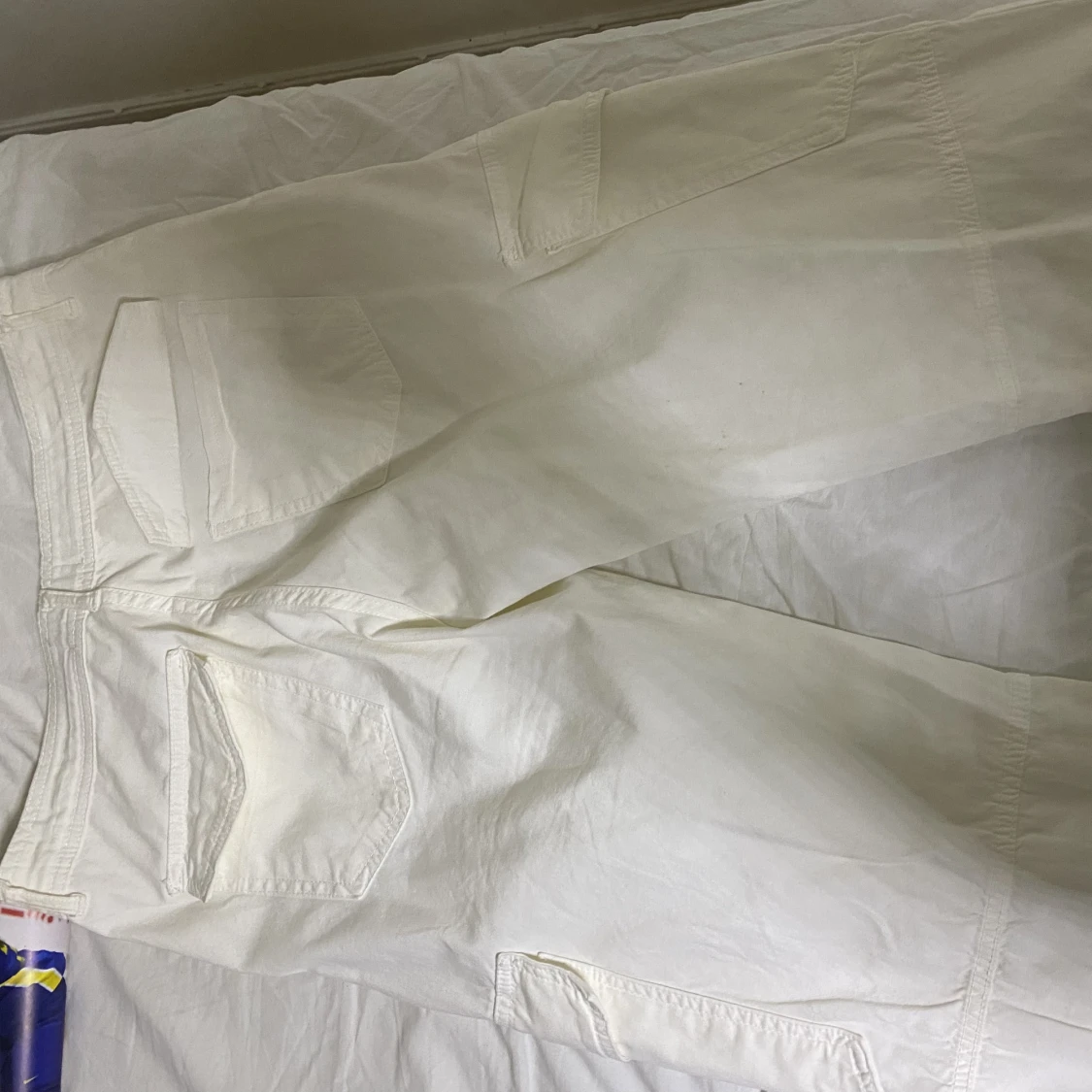 Vita cargo byxor från zara  - 90