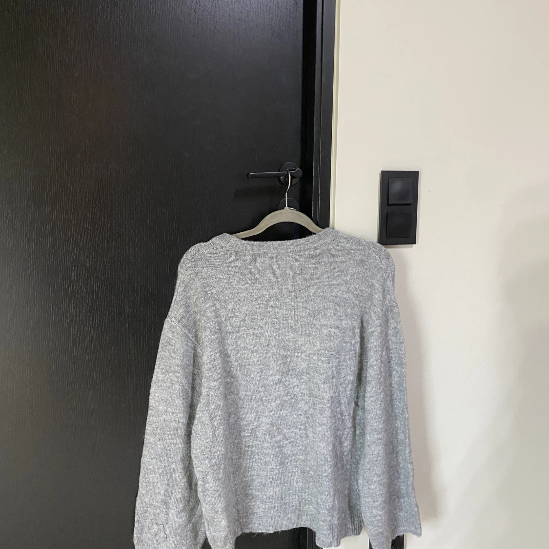 Grå stickad tröja - 90