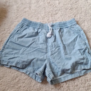 Blå linne liknande shorts - Bra skick