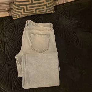 Hope rush  - Säljer mina Hope Rush Jeans i färgen - LT BLUE VINTAGE. Nypris 1900 SEK. Hör av dig vid frågor! Mvh,