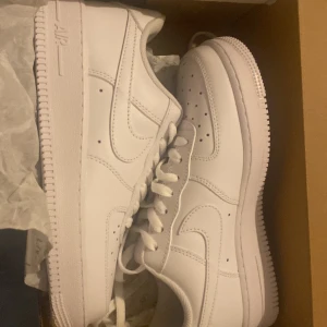 Vita Air force 1  - Helt nya Air force 1 skor 