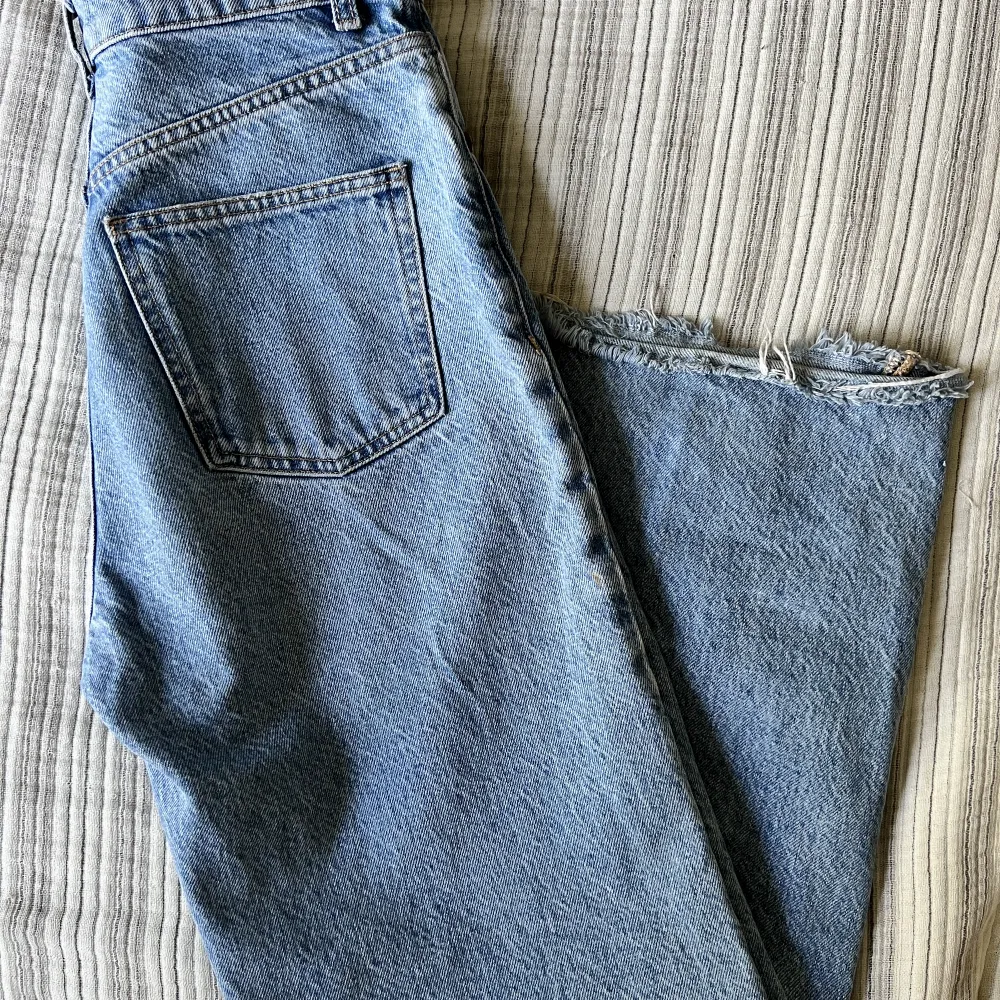 Klippt upp dom till min längd (165cm)  . Jeans & Byxor.