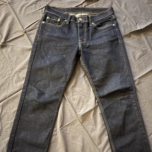 Levis Jeans - Ett par levis jeans, typ aldrig använt så bra skick. Skriv för fler bilder.
