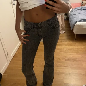 lågmidjade jeans - säljer dessa lågmidjade jeans från brandy melville💗