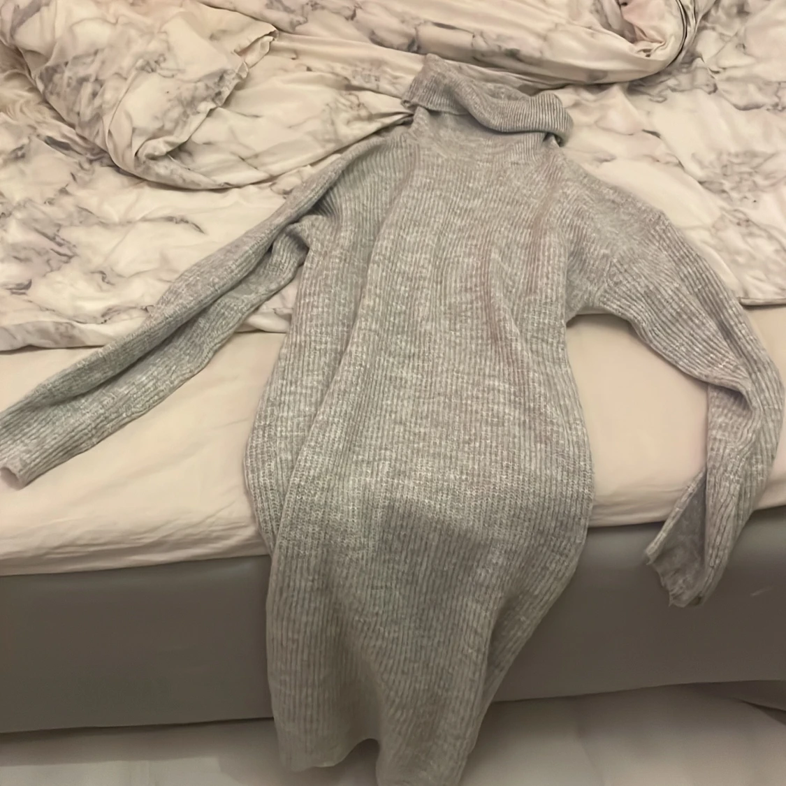 Lång stickad klönning