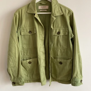 Tygtavla från Pullandbear! - Grön tygjacka 🤍