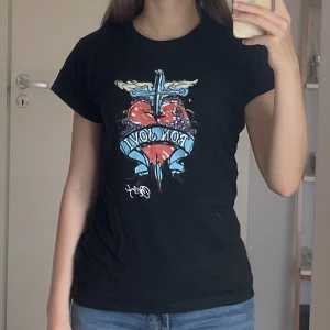 Tshirt - Köpt secondhand men i bra skick💞 använd gärna köp nu