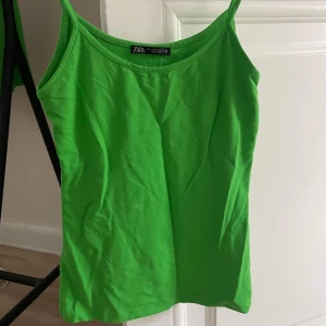 Zara linne - Fint linne från Zara. Stretchigt material som är skönt till sommaren.