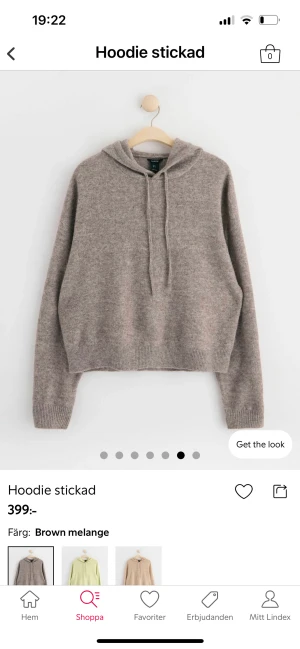 Lindex tröjaq - Säljer denna super fina stickade tröjan från Lindex fast den är beige, som är lika mjukt och skönt som kaschmir material super fina skick❤️ ny pris: 400 kr