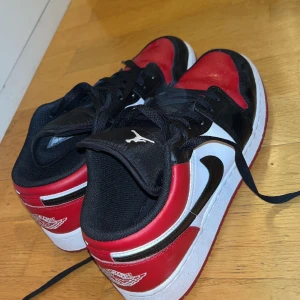Nike air Jordan 1 - Jordans i gott skick. Köptes förra året för 2599kr