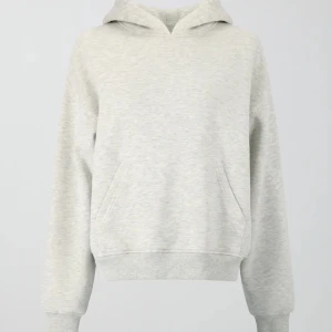 Basic hoodie  - Basic grå hoodie från gina tricot i färgen ”it grey melange” som jag köpte för något år sedan. sparsamt använd men säljer eftersom den är för stor för mig. 