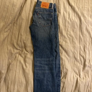 Levis jeans - Levis 505 W30 L32. Använder ej längre, jättrebra skick.