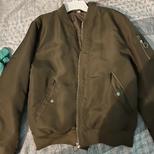 Jacka - Mycket gott skick🌸 Skriv för flera bilder