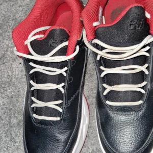 Nike air jordan - Jordans som har andvänds 2-4 gånger annars i väldigt bra skick. Storlek 39