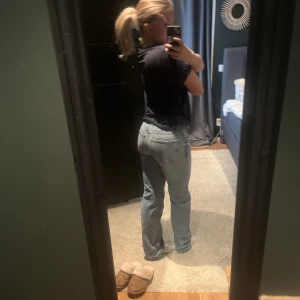 Mid rise ginatricot  - säljer dessa då jag inte får användning av de! Har du frågor kom privat, nypris 599kr säljer för 200 pris kan diskuteras💓