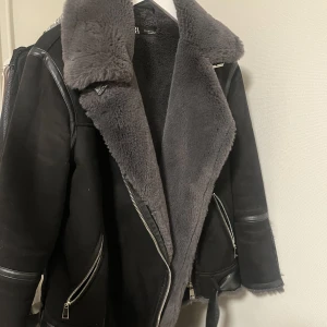 Vinterjacka  - Använd 1 vinter några gånger. 