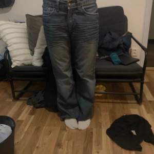 Blå-gråa jeans av märket Ecko. Köpte här på plick för ett tag sedan. PRIS KAN DISKUTERAS !!