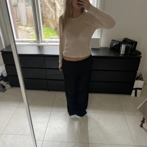 Tröja  - Så fin och mysig tröja från Filippa K. Säljer då den inte kommer till användning ❤️