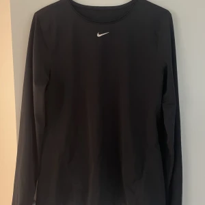 Nike tröja M - Nike träningströja i storlek M
