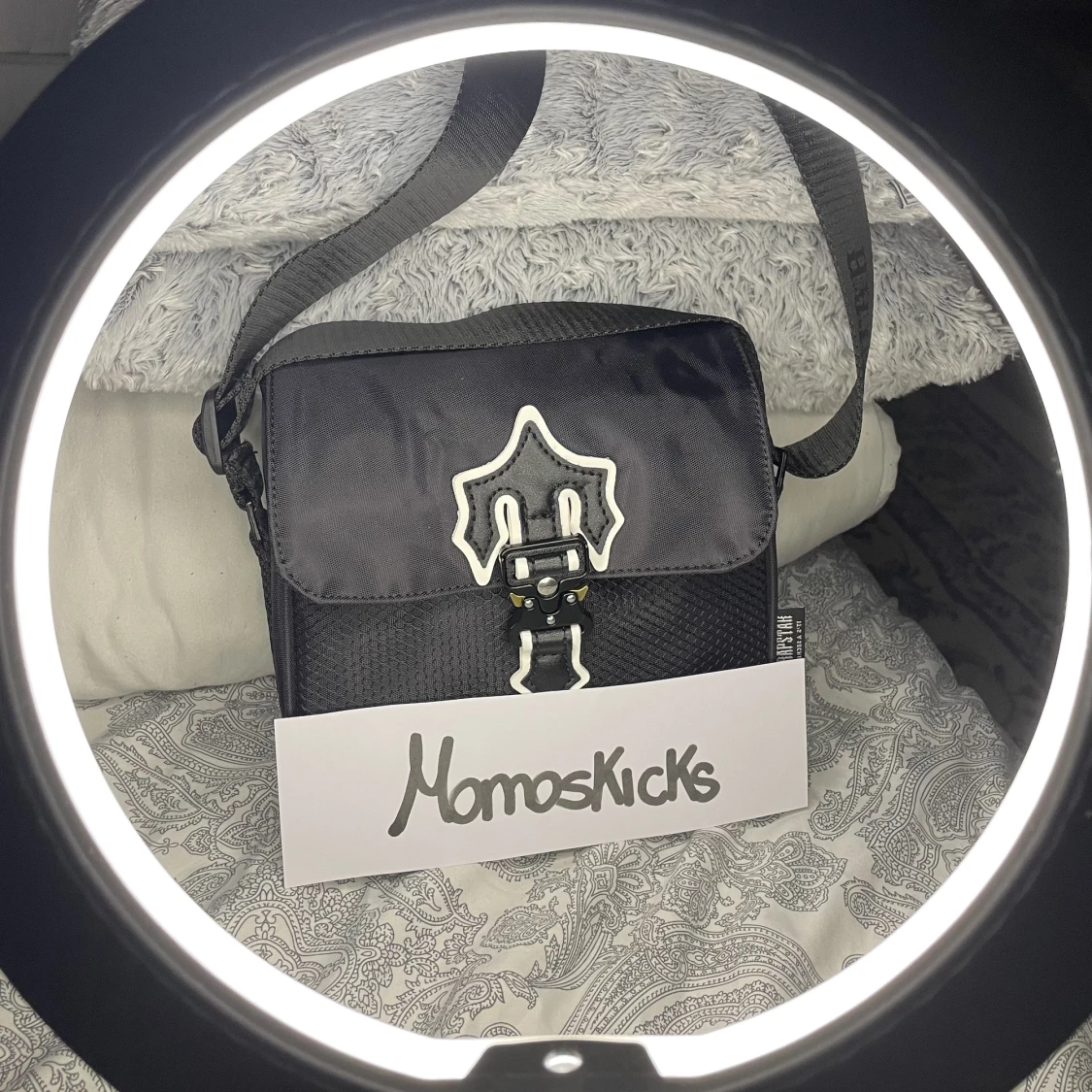 Trapstar - Black Irongate T crossbody bag   - 90