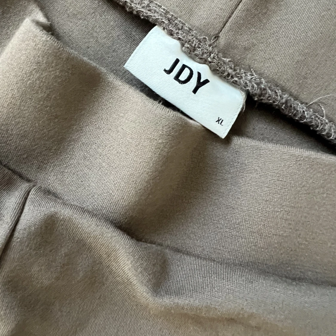 Brun beiga utsvängda bootcut leggings  - 90