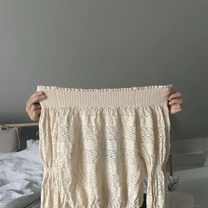 Zara tröja! - Tröja i spets från Zara Jätte fint skick och nästan aldrig använd! Hör av dig för mer information🥰 