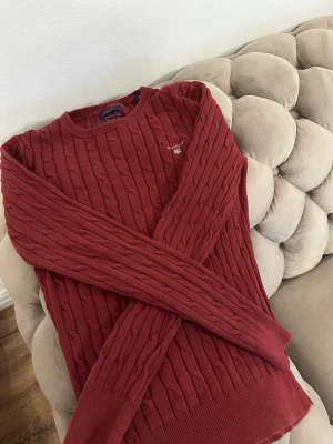 Gant tröja 👚  - Äkta Gant jätte fin färg vinröd