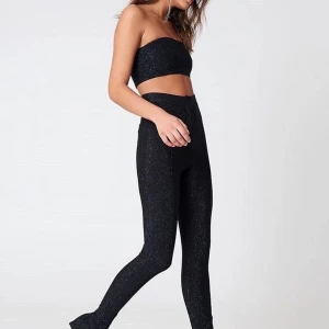 Topp glittrig - NAKD glitter topp i storlek Xs