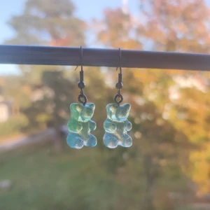 Örhängen  - Jättegulliga gummibjörns örhängen 😍 