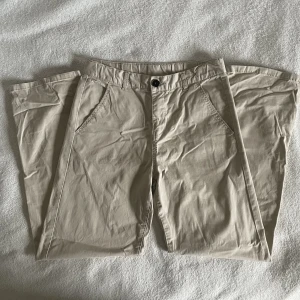 Woxo720 Chinos - Snygga beige chinos som passar loose🔥Hör av dig vid frågor, priset kan diskuteras :) 
