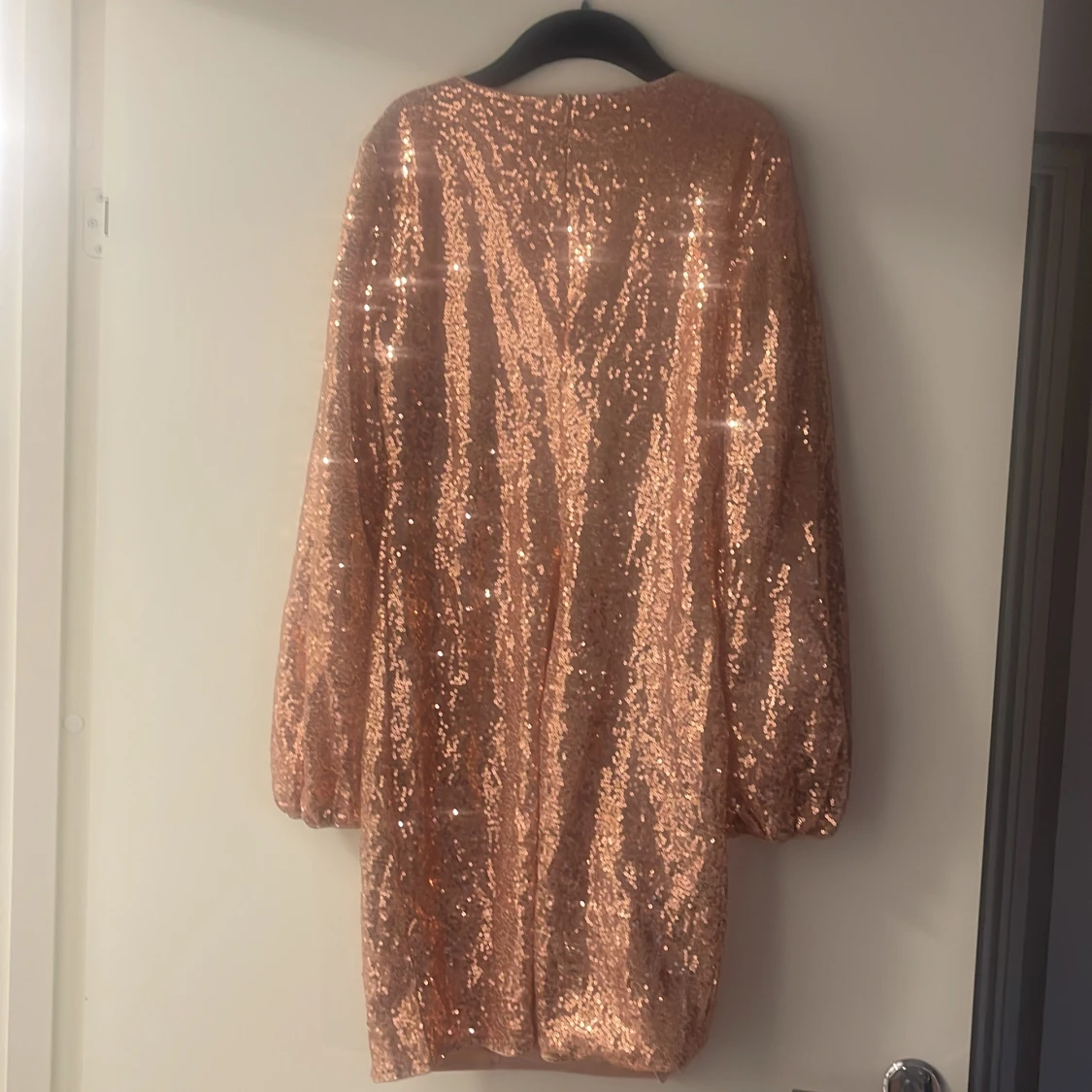 Glittrig rosé  klänning  - 90